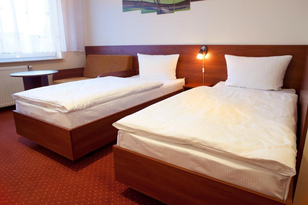Hotel Podroznik Koszuty Room photo