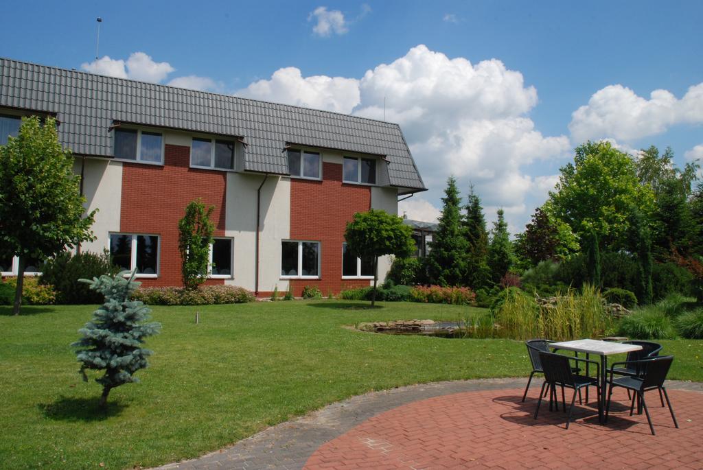 Hotel Podroznik Koszuty Exterior photo